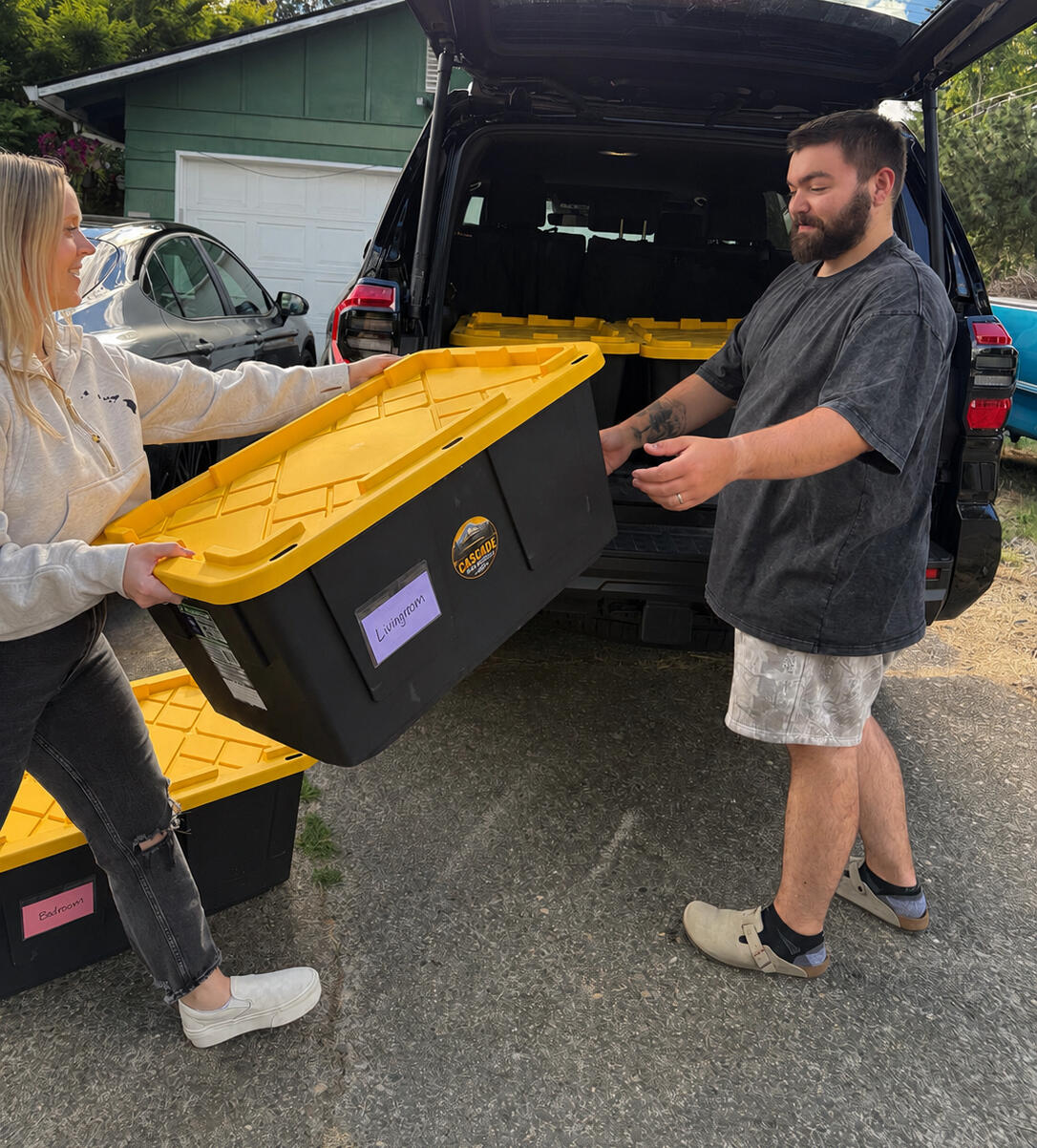 Cascade Tote Rentals delivering reusable moving totes